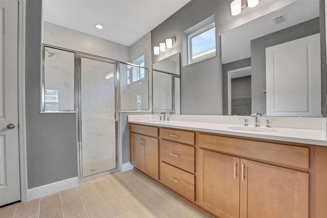 985 FIESTA KEY CIRCLE, Lady Lake, FL 32159