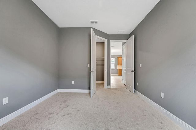 985 FIESTA KEY CIRCLE, Lady Lake, FL 32159