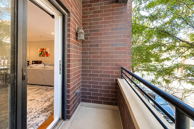 1353 W Grand Avenue 2, Chicago, IL 60642