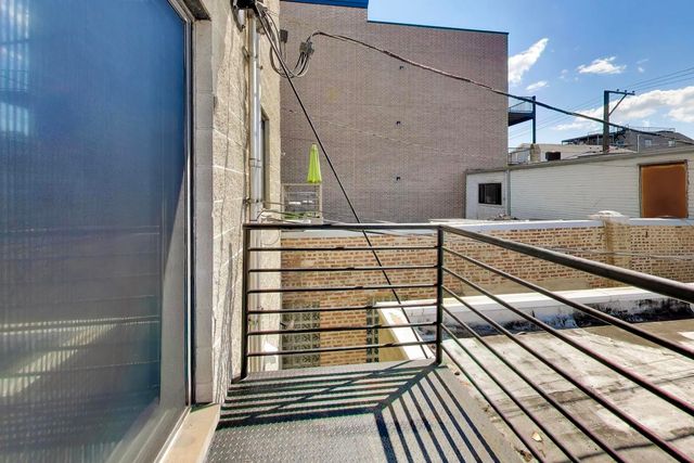 1353 W Grand Avenue 2, Chicago, IL 60642