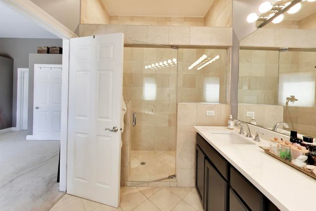 1353 W Grand Avenue 2, Chicago, IL 60642