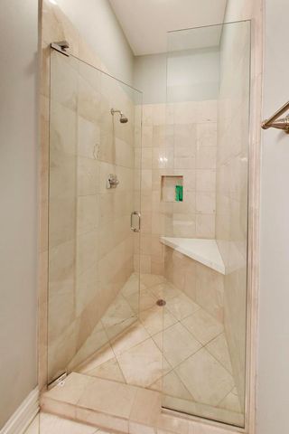 1353 W Grand Avenue 2, Chicago, IL 60642