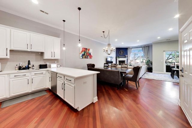1353 W Grand Avenue 2, Chicago, IL 60642