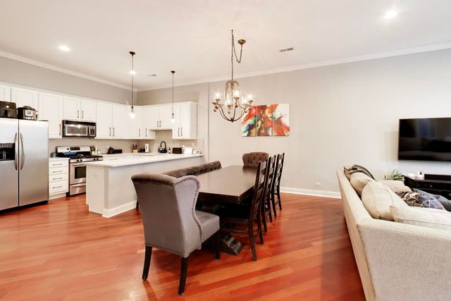 1353 W Grand Avenue 2, Chicago, IL 60642