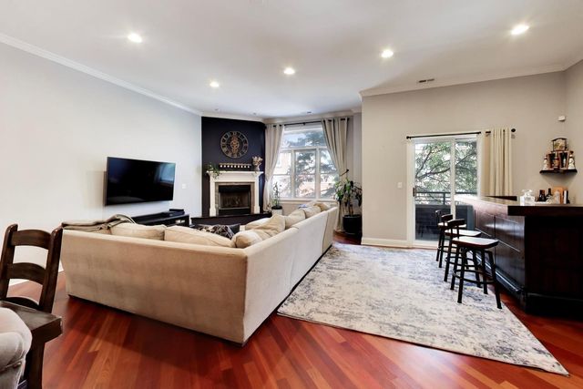 1353 W Grand Avenue 2, Chicago, IL 60642