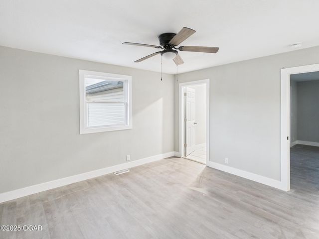 3802 Winconsin 7, Joplin, MO 64804