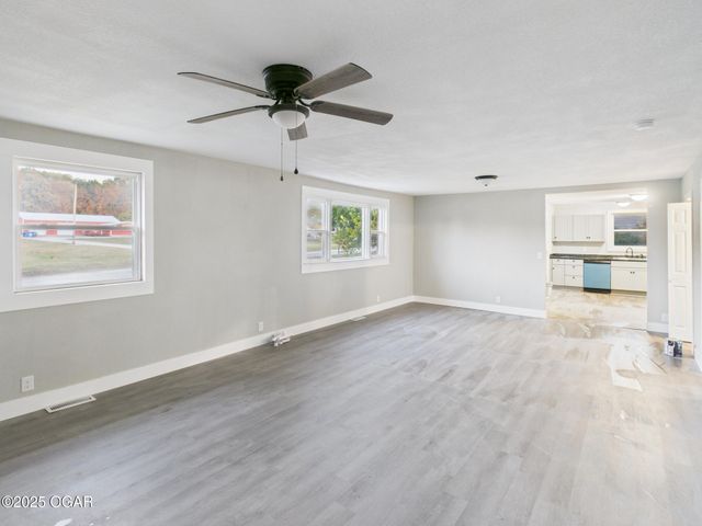 3802 Winconsin 7, Joplin, MO 64804