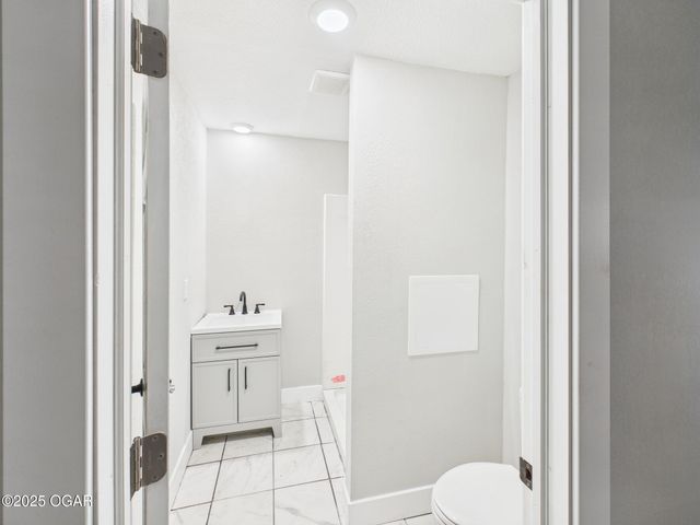 3802 Winconsin 7, Joplin, MO 64804