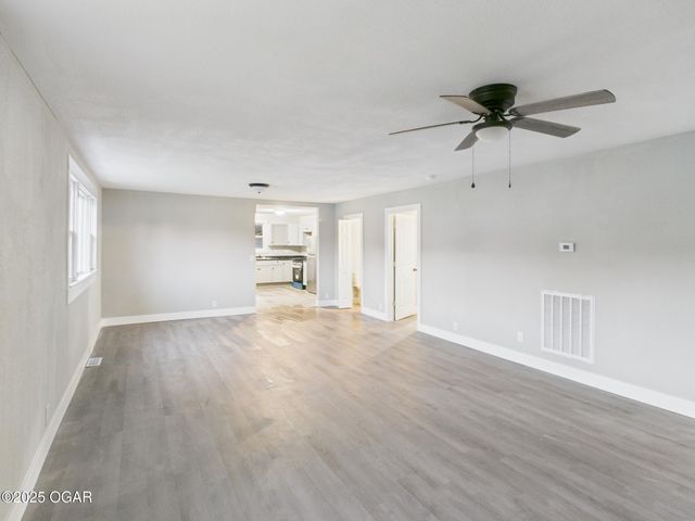 3802 Winconsin 7, Joplin, MO 64804