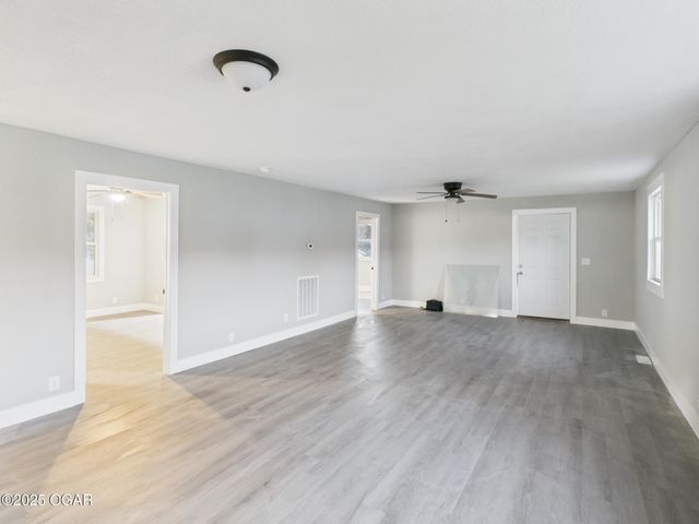 3802 Winconsin 7, Joplin, MO 64804