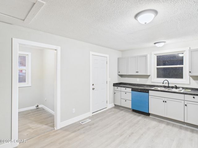 3802 Winconsin 7, Joplin, MO 64804