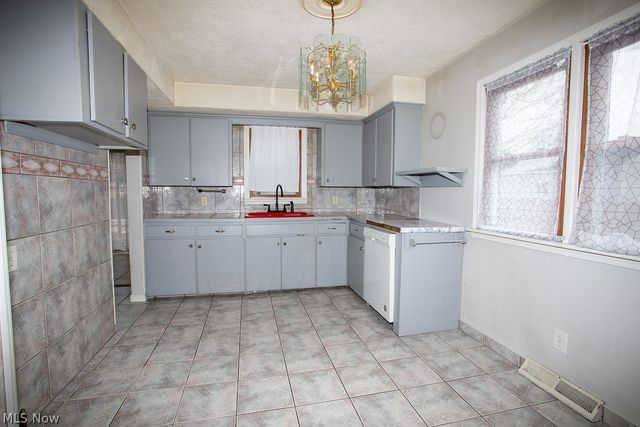 551 Moherman Avenue, Youngstown, OH 44509