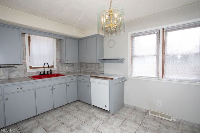 551 Moherman Avenue, Youngstown, OH 44509