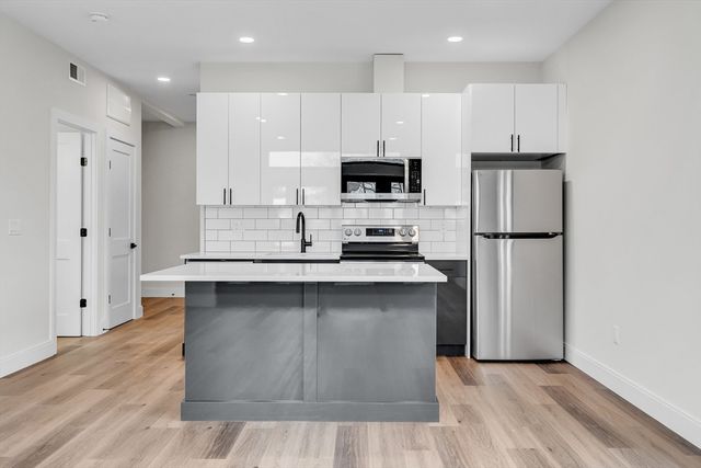 63 Belgrade Ave 203, Boston, MA 02131