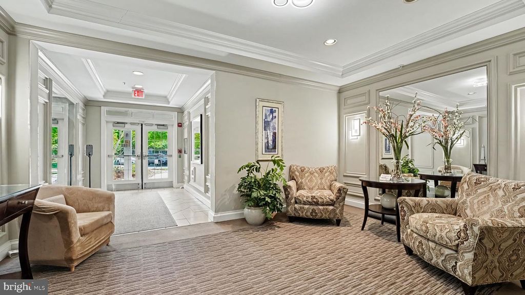 Image 25 of property listing at 311 HIGH GABLES DR #106, Gaithersburg, MD 20878