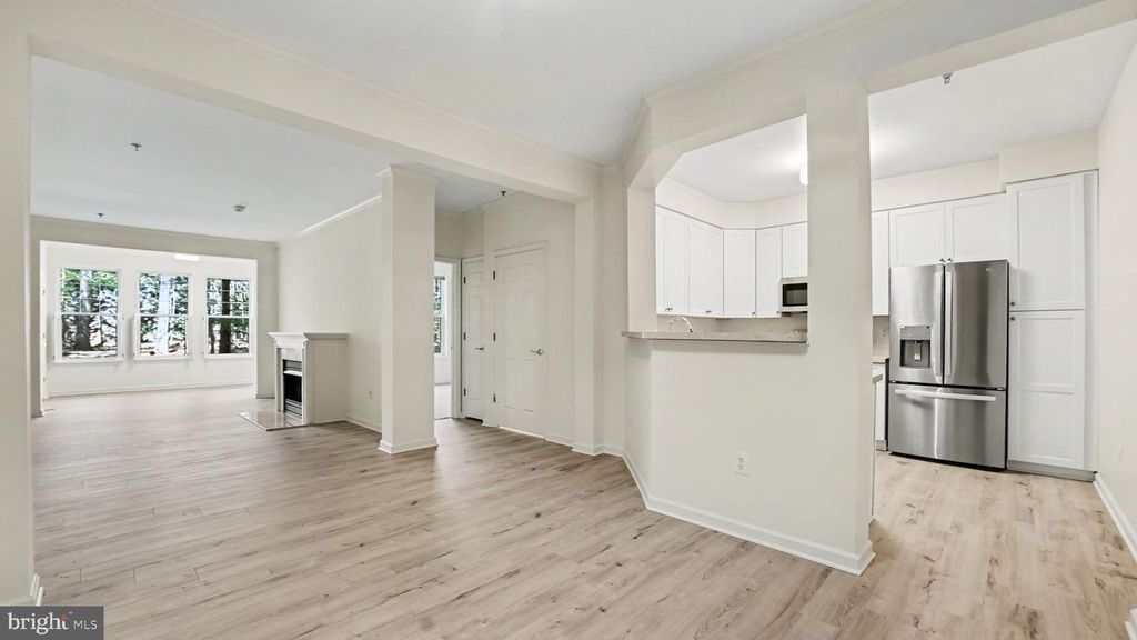 Image 4 of property listing at 311 HIGH GABLES DR #106, Gaithersburg, MD 20878