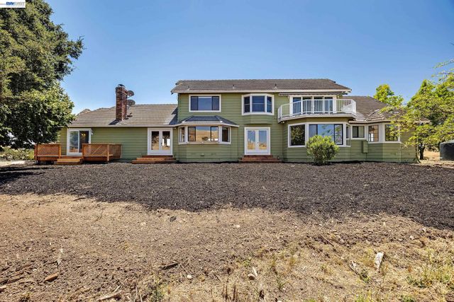 3343 Little Valley Rd, Sunol, CA 94568