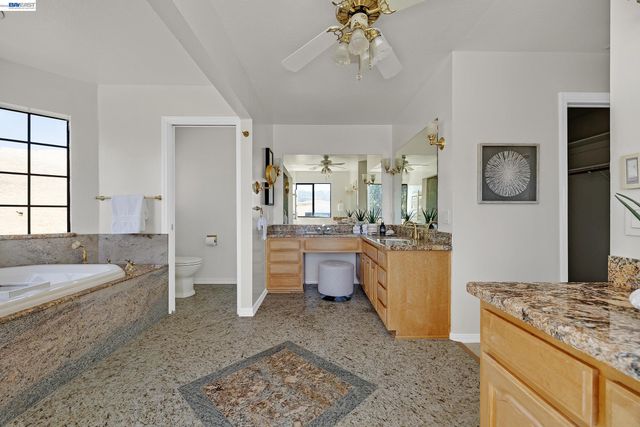 3343 Little Valley Rd, Sunol, CA 94568