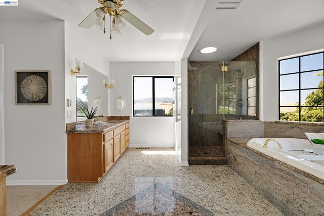 3343 Little Valley Rd, Sunol, CA 94568
