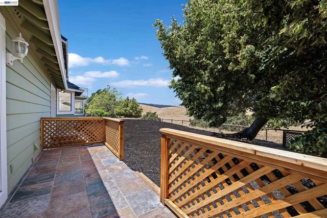 3343 Little Valley Rd, Sunol, CA 94568