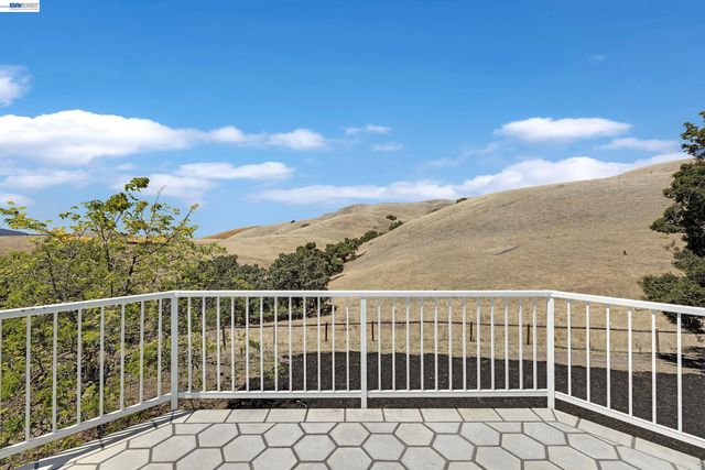 3343 Little Valley Rd, Sunol, CA 94568
