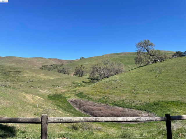 3343 Little Valley Rd, Sunol, CA 94568