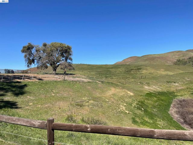 3343 Little Valley Rd, Sunol, CA 94568