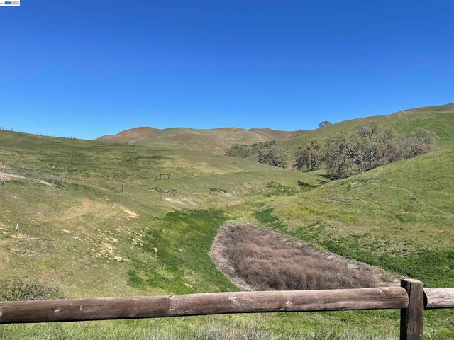 3343 Little Valley Rd, Sunol, CA 94568