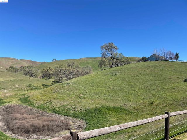 3343 Little Valley Rd, Sunol, CA 94568