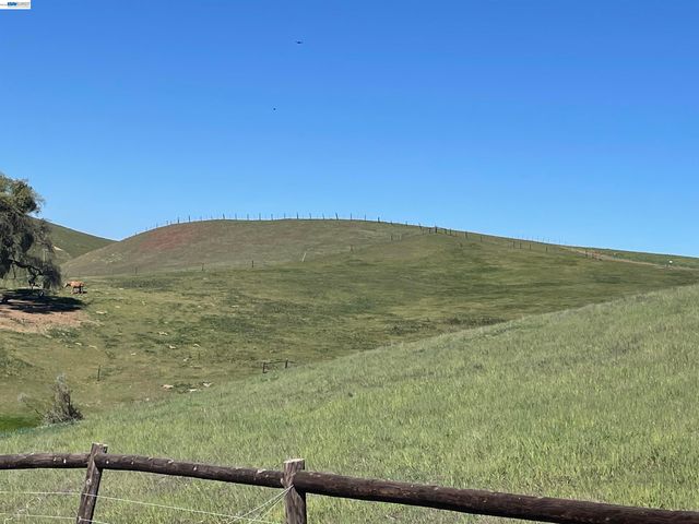 3343 Little Valley Rd, Sunol, CA 94568