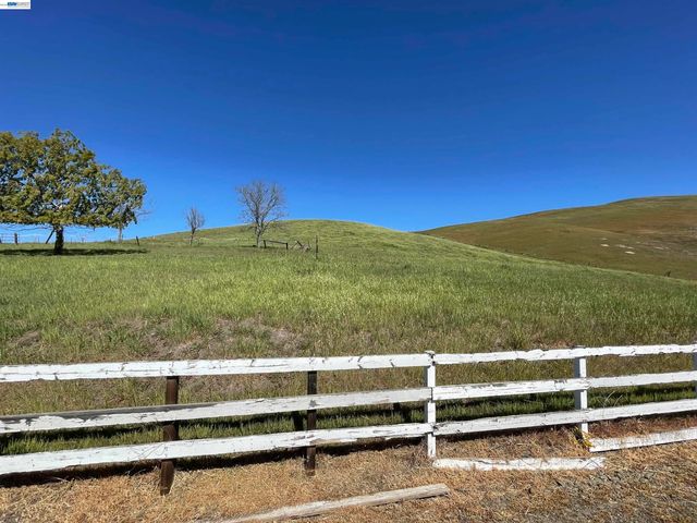3343 Little Valley Rd, Sunol, CA 94568