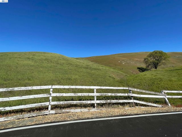 3343 Little Valley Rd, Sunol, CA 94568