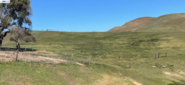 3343 Little Valley Rd, Sunol, CA 94568