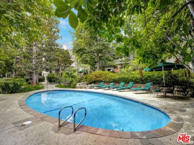 1327 N Hayworth Avenue, West Hollywood, CA 90046