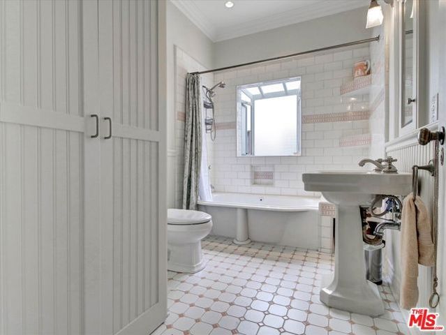 1327 N Hayworth Avenue, West Hollywood, CA 90046