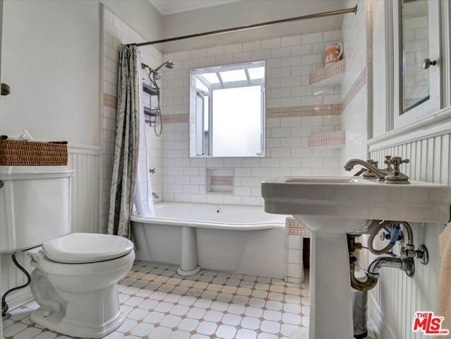 1327 N Hayworth Avenue, West Hollywood, CA 90046