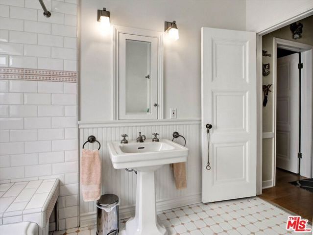 1327 N Hayworth Avenue, West Hollywood, CA 90046