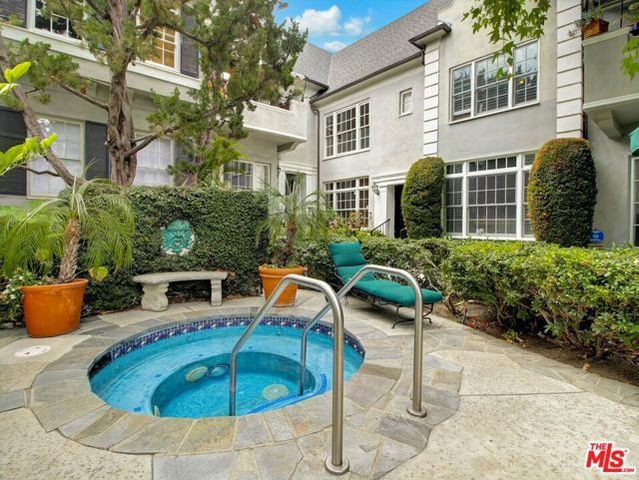 1327 N Hayworth Avenue, West Hollywood, CA 90046