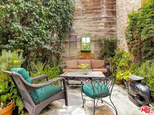 1327 N Hayworth Avenue, West Hollywood, CA 90046