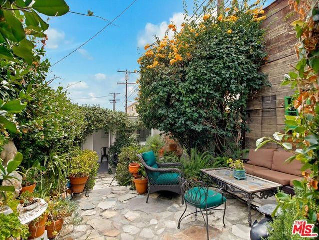 1327 N Hayworth Avenue, West Hollywood, CA 90046