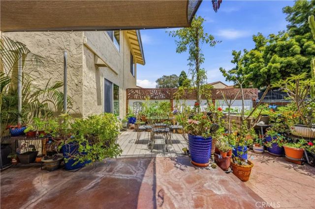 6975 Camino Amero, San Diego, CA 92111
