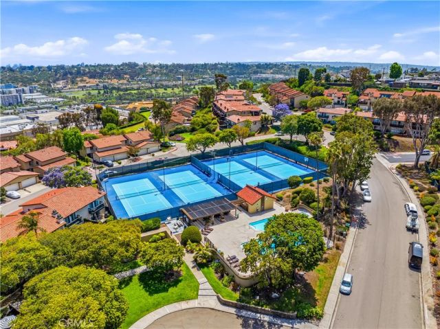 6975 Camino Amero, San Diego, CA 92111