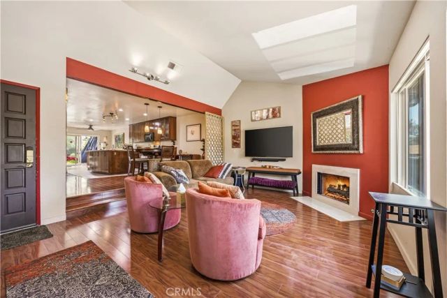 6975 Camino Amero, San Diego, CA 92111