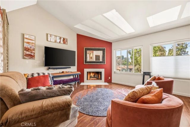 6975 Camino Amero, San Diego, CA 92111