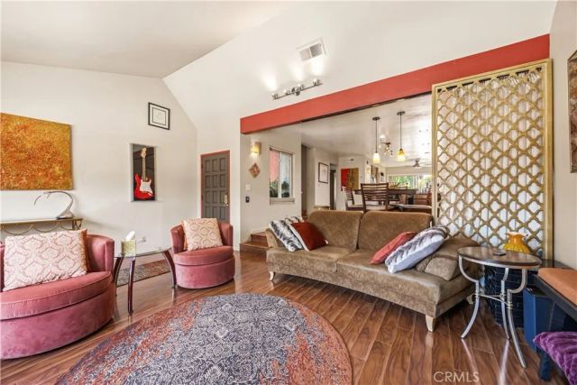 6975 Camino Amero, San Diego, CA 92111