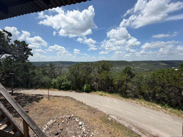 360 WIND CREST DR, Canyon Lake, TX 78133