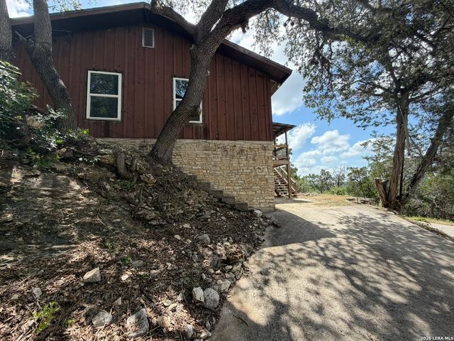 360 WIND CREST DR, Canyon Lake, TX 78133