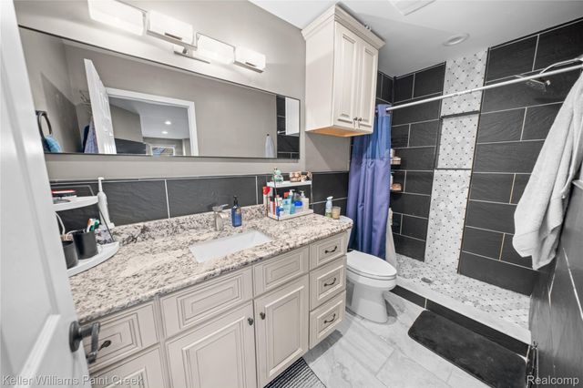 56634 Sunset Drive, Shelby Charter Township, MI 48316