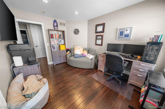 56634 Sunset Drive, Shelby Charter Township, MI 48316