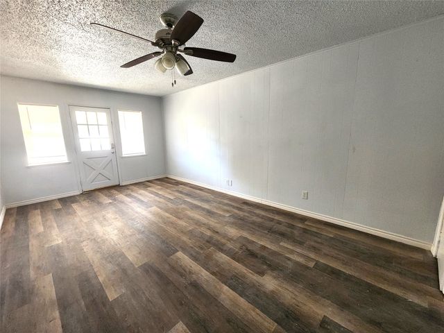 3604 Valley View Road, Denton, TX 76209